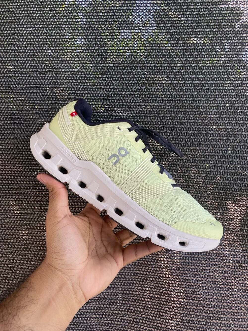 On Running Cloudgo Women's Size 10.5 Running Shoes Lime Yellow